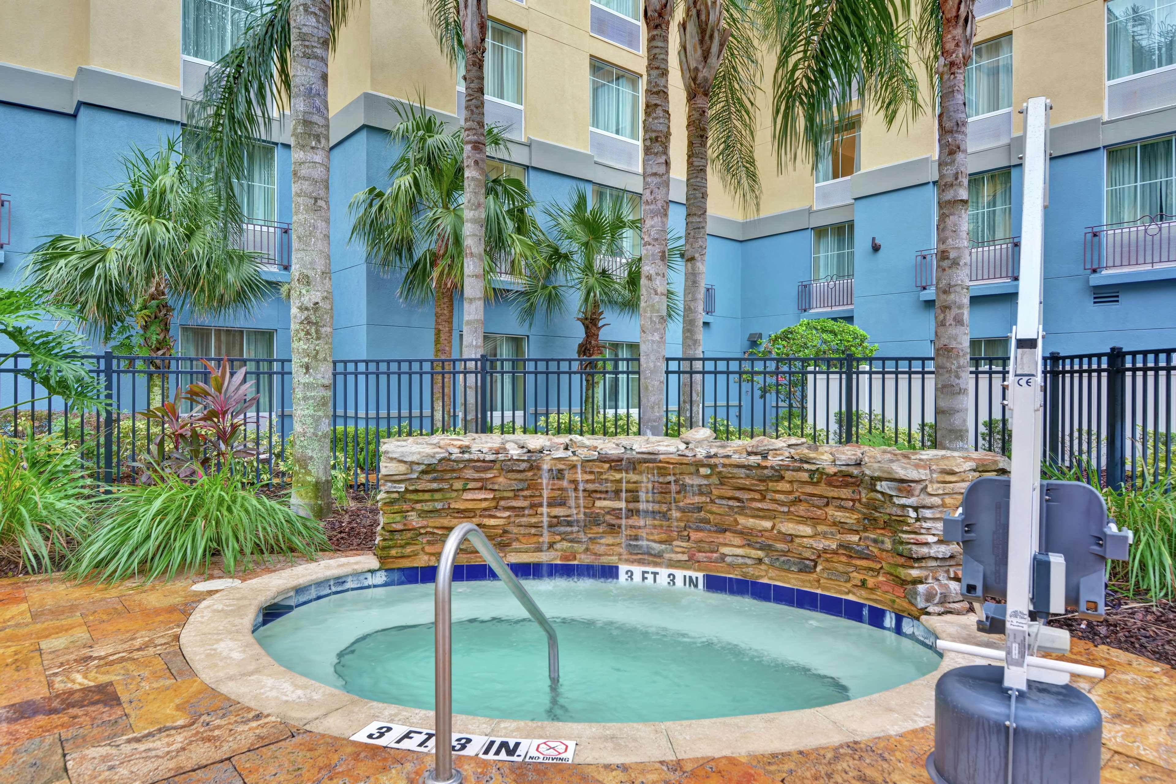 Hilton Garden Inn Orlando Lake Buena Vista Extérieur photo